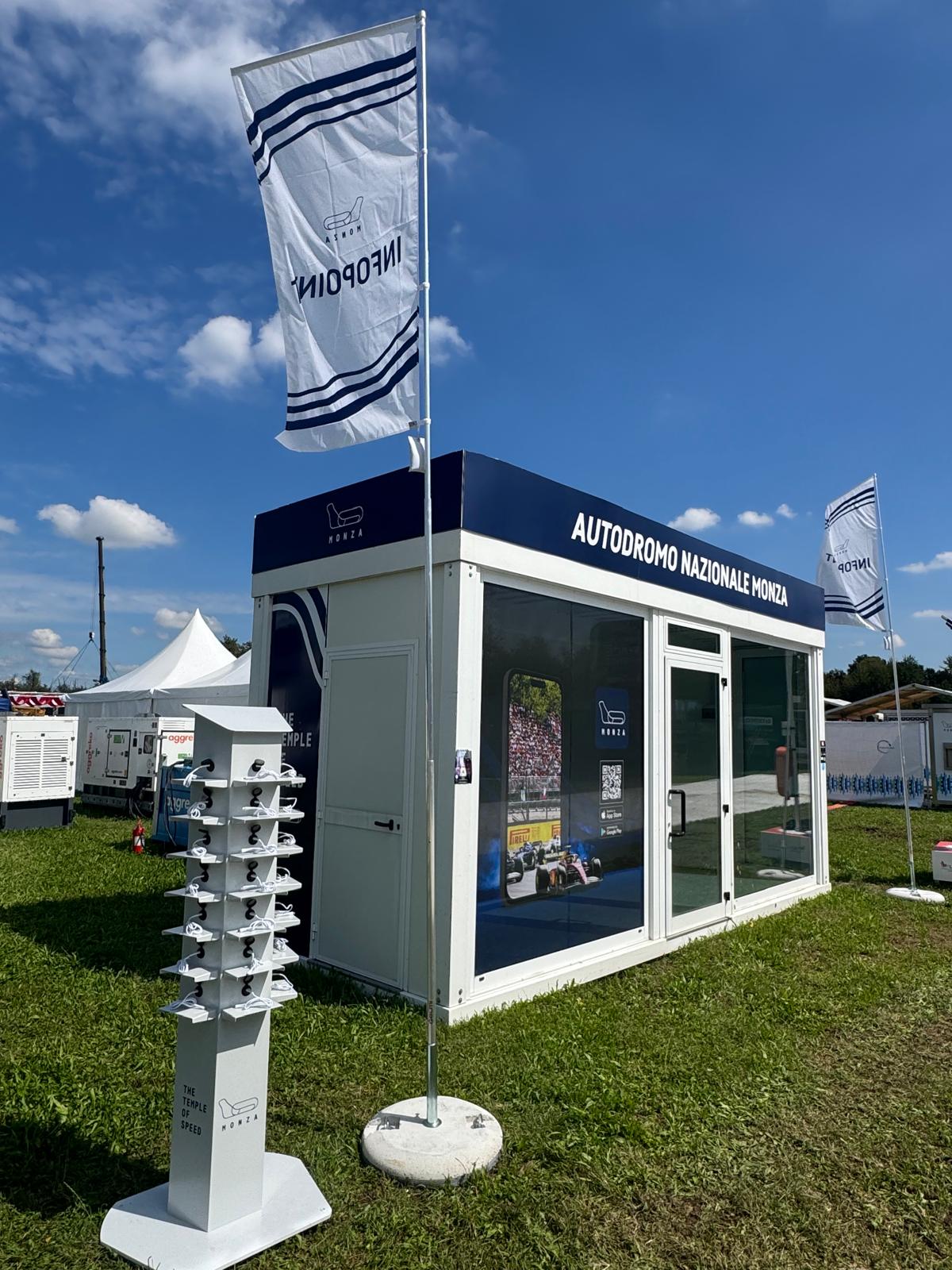Noleggio totem di ricarica smartphone: Energy by OSCAR protagonista al Gran Premio di Monza